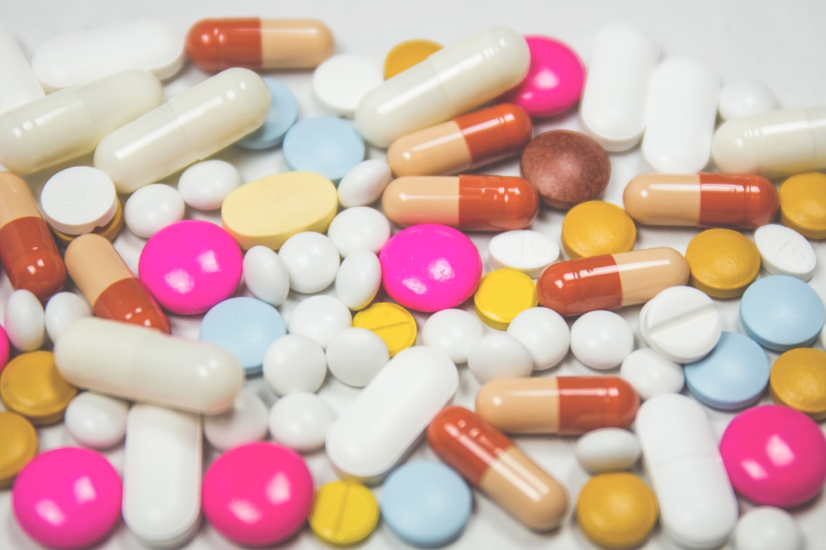 adaptogens for stress — ashwagandha root, rhodiola, and medicinal herbs for cortisol balance and natural stress relief